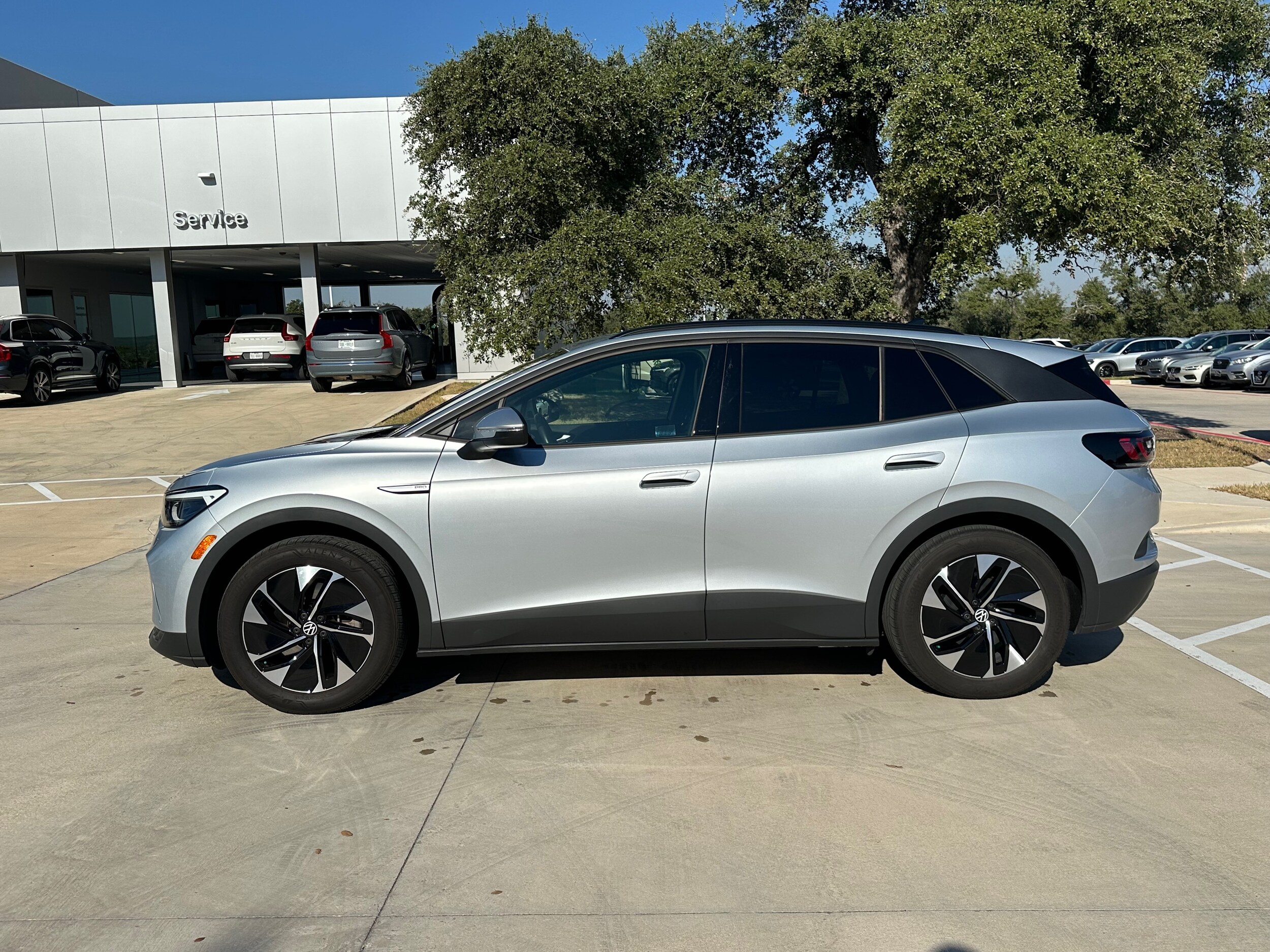 2022 Volkswagen ID.4 Pro photo 3