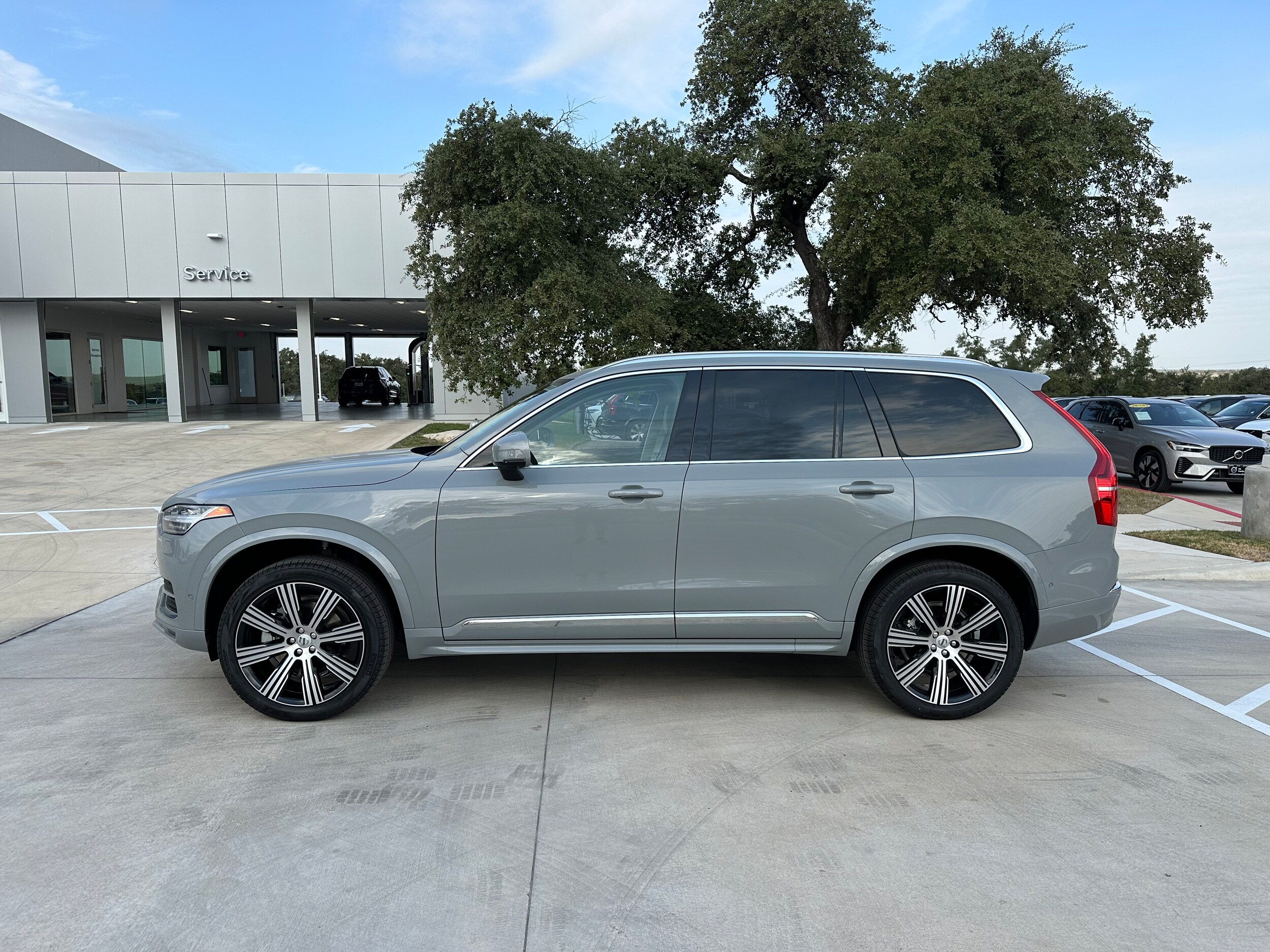 2025 Volvo XC90 Plus photo 3