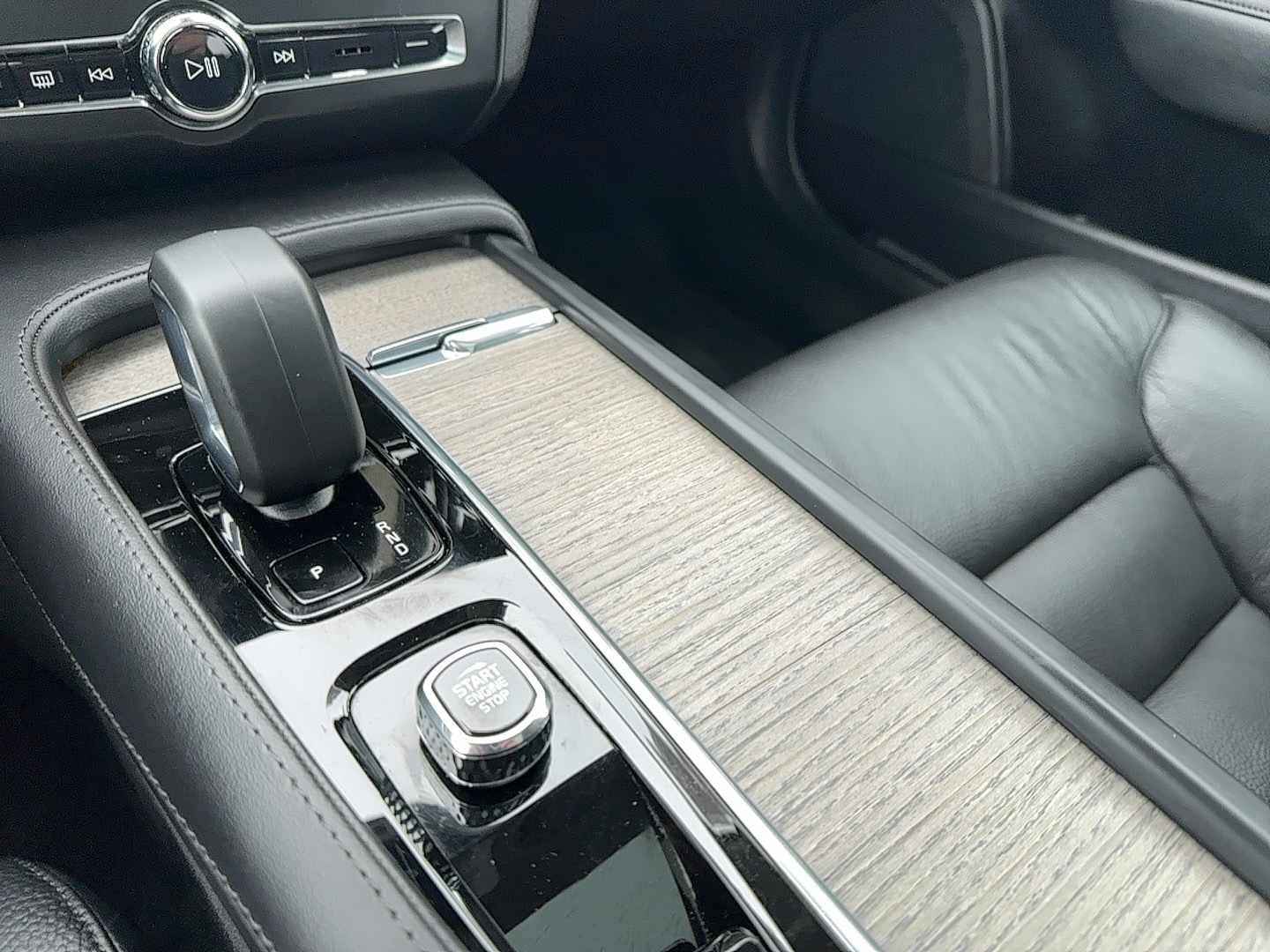 2023 Volvo V90 Cross Country Plus - Photo 25