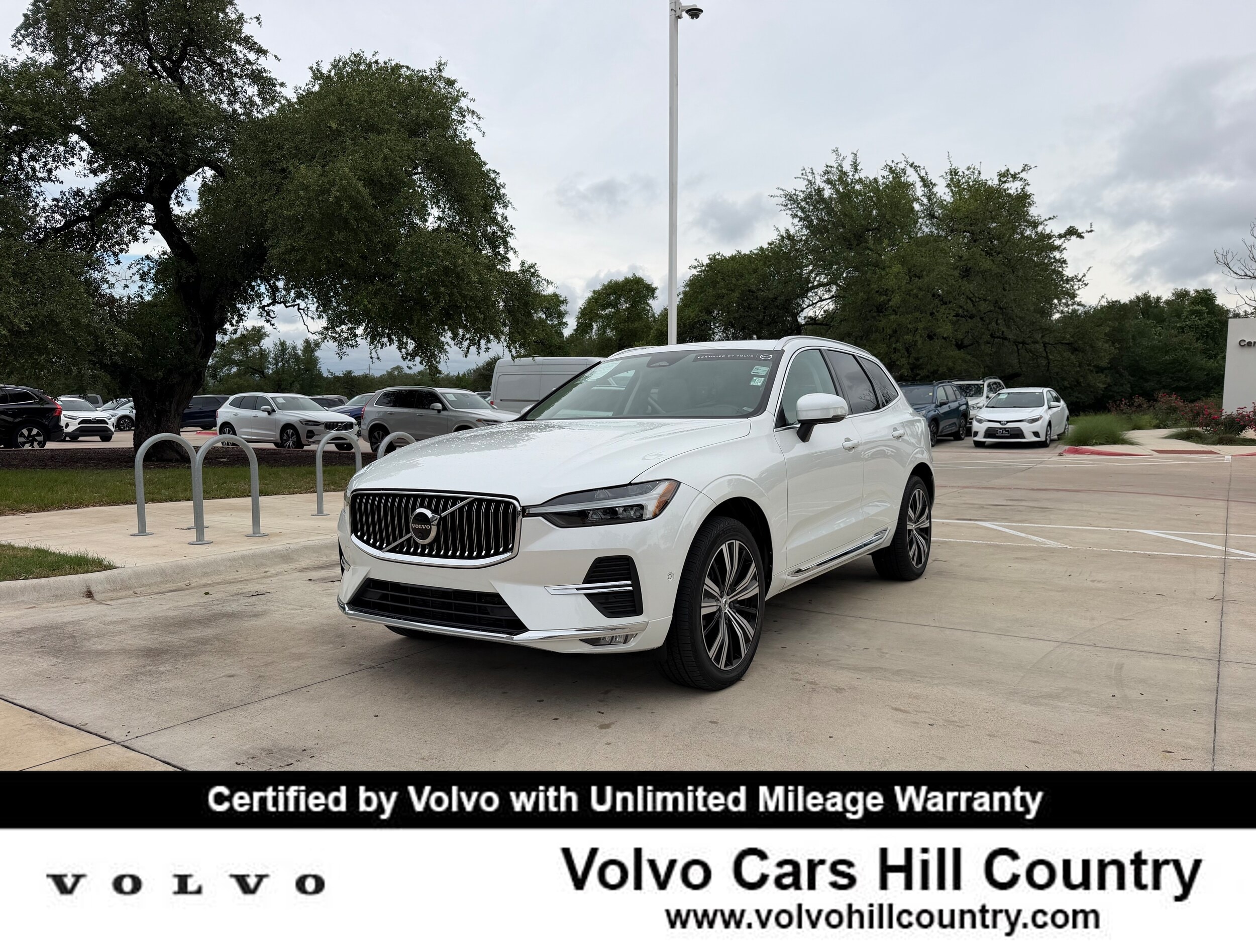 2023 Volvo XC60 B5 Plus Bright Theme AWD's photo