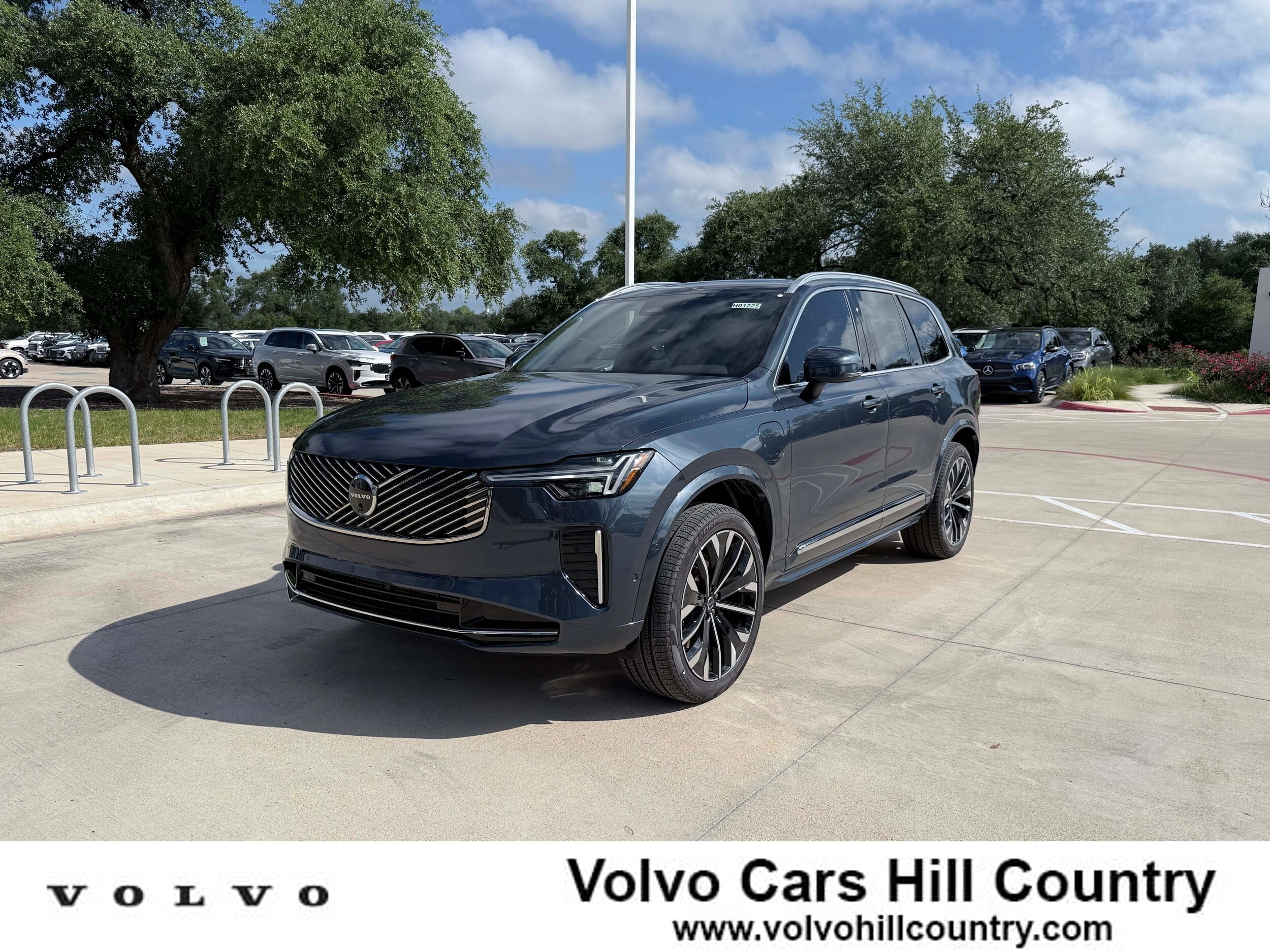 2026 Volvo XC90 T8 Recharge Plus Bright 7-Seat 4WD's photo