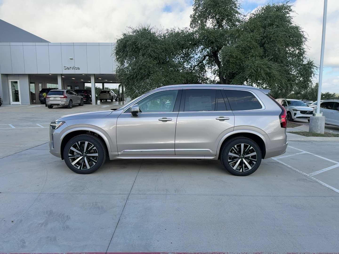 New 2027 Volvo XC90 B5 Core SUV