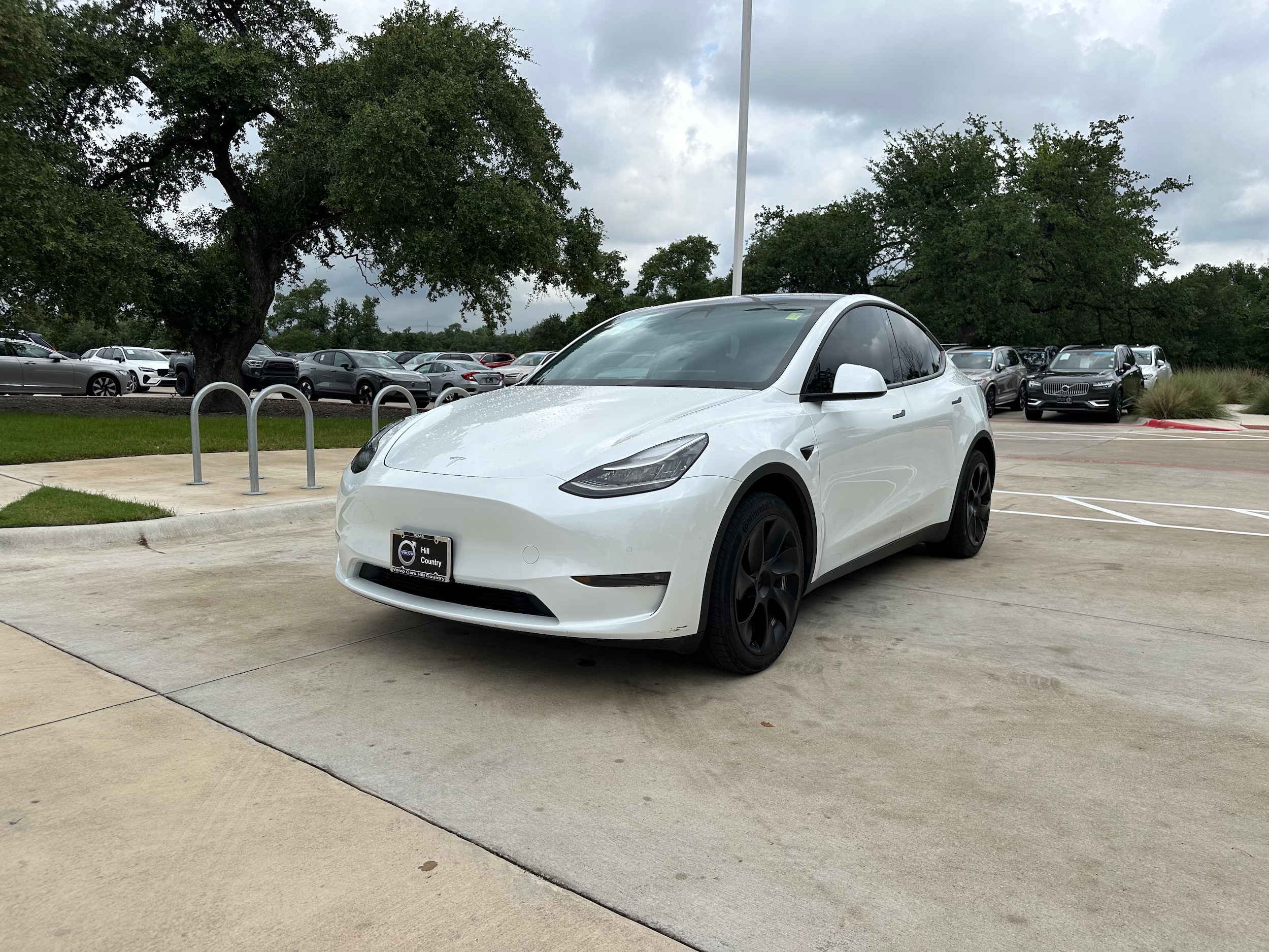 Used 2020 Tesla Model Y Long Range with VIN 5YJYGDEE2LF035963 for sale in Austin, TX