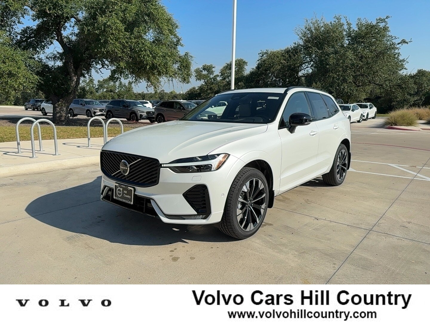 2026 Volvo XC60 Plus's photo