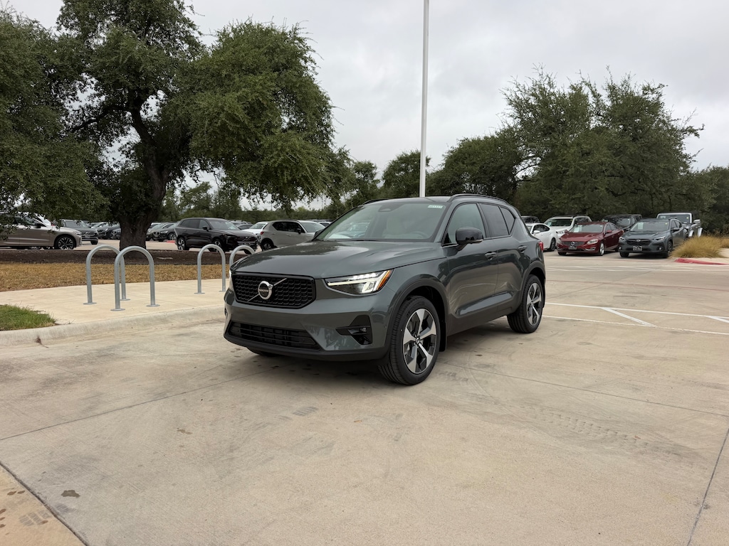 New 2026 Volvo XC40 B4 Plus SUV