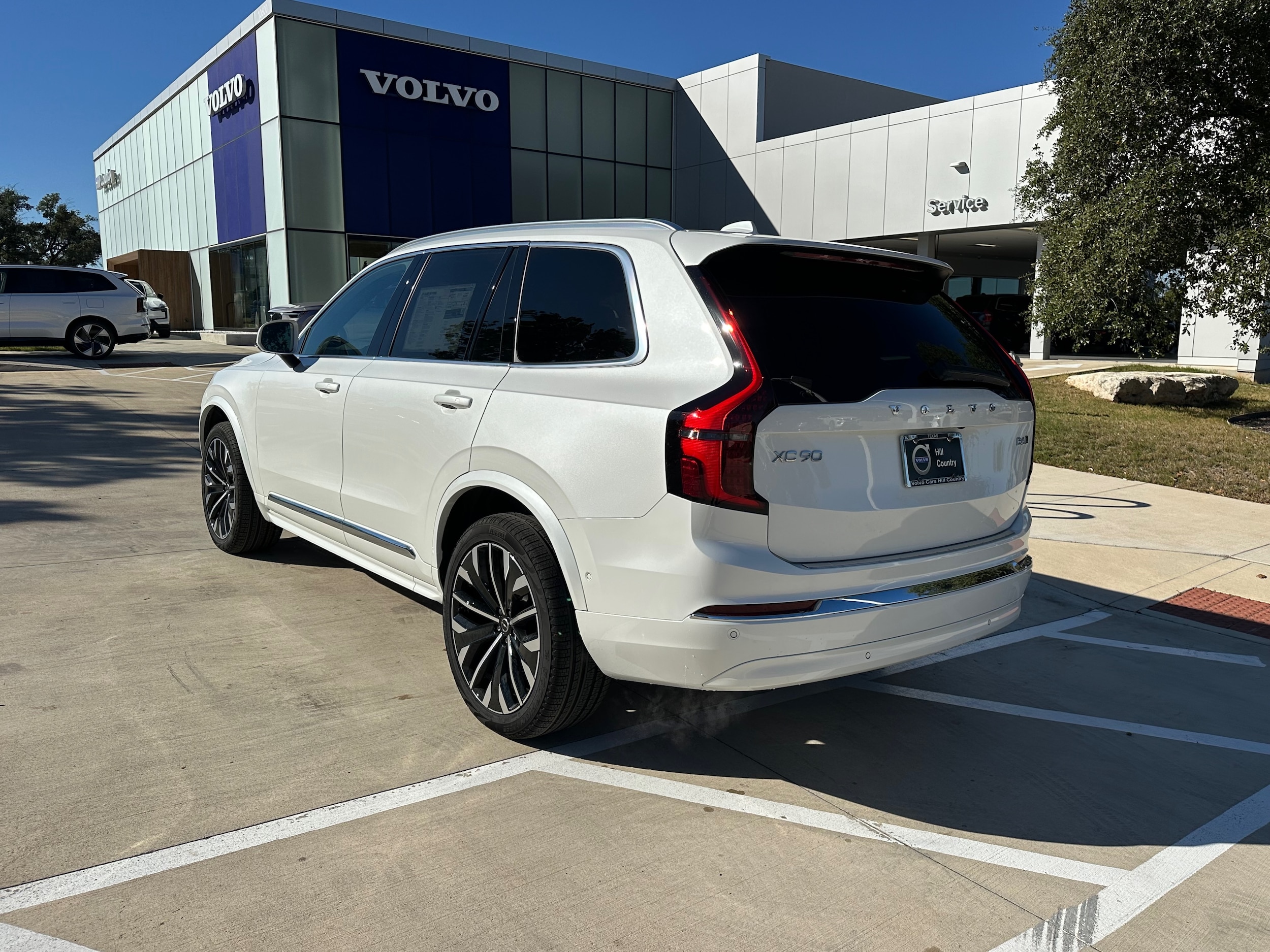 2026 Volvo XC90 Plus - Photo 4