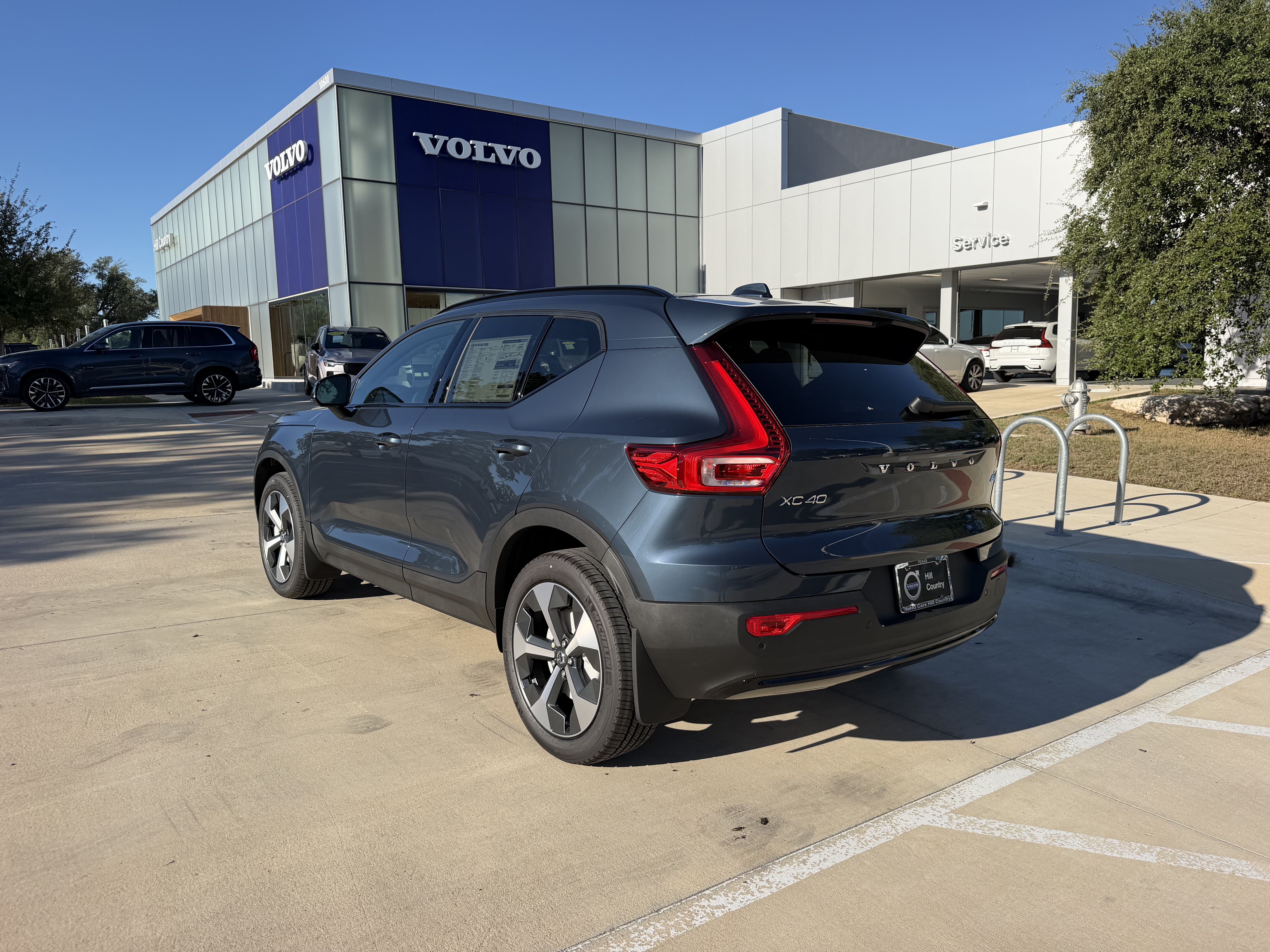 New 2026 Volvo XC40 B4 Core SUV