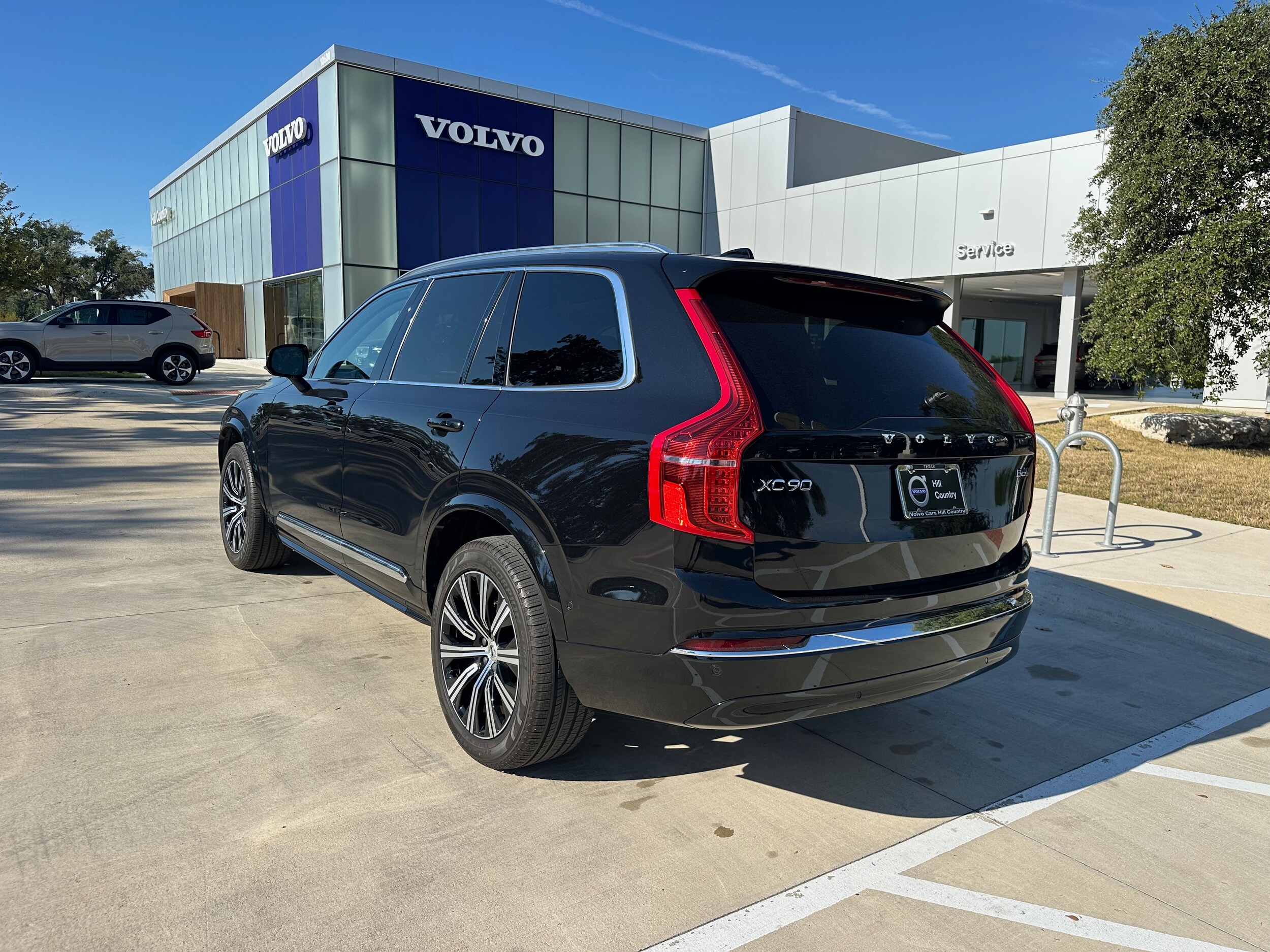 2024 Volvo XC90 Plus photo 2