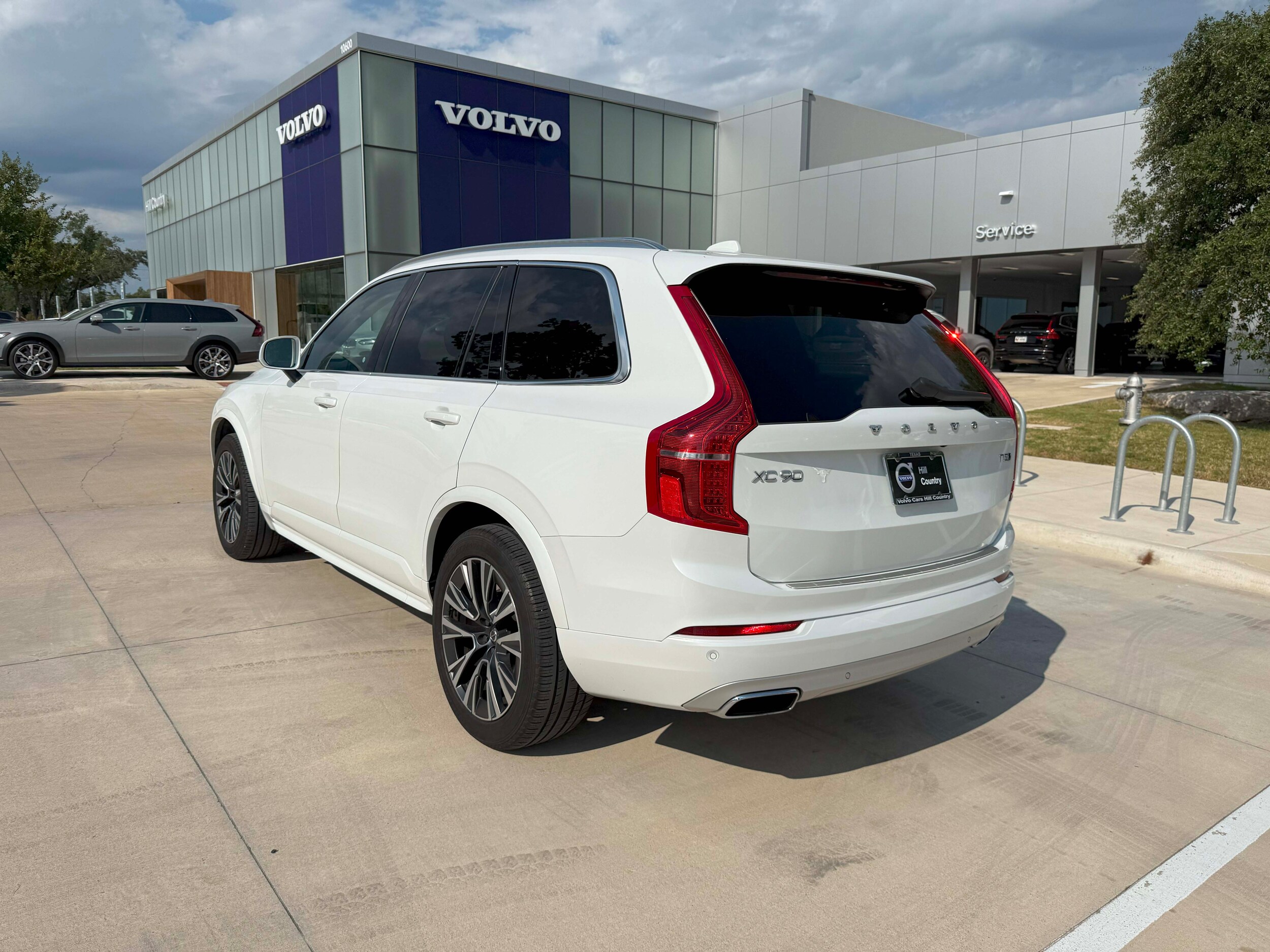 2020 Volvo XC90 T5 Momentum photo 3
