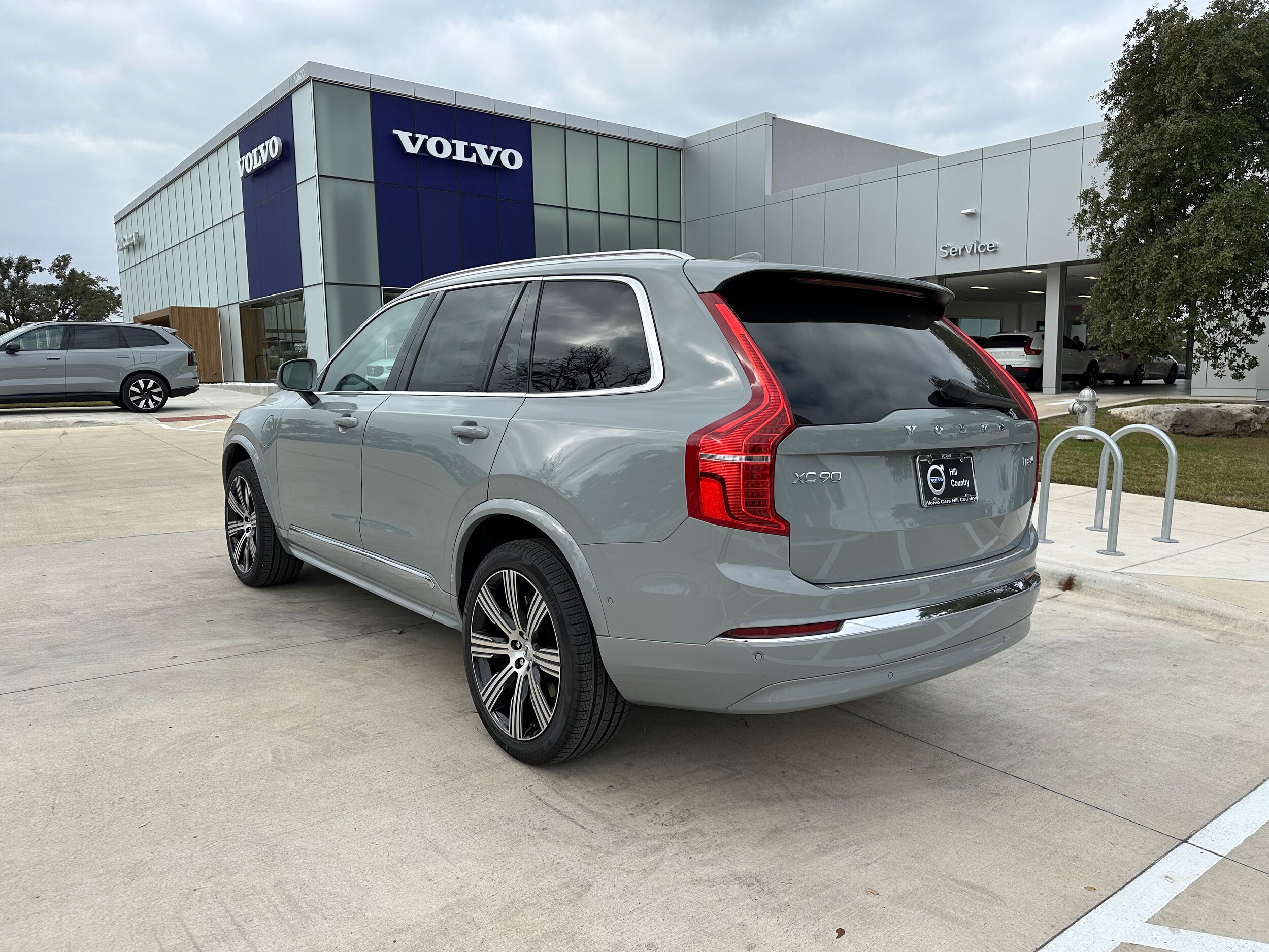 2025 Volvo XC90 T8 Plus photo 4
