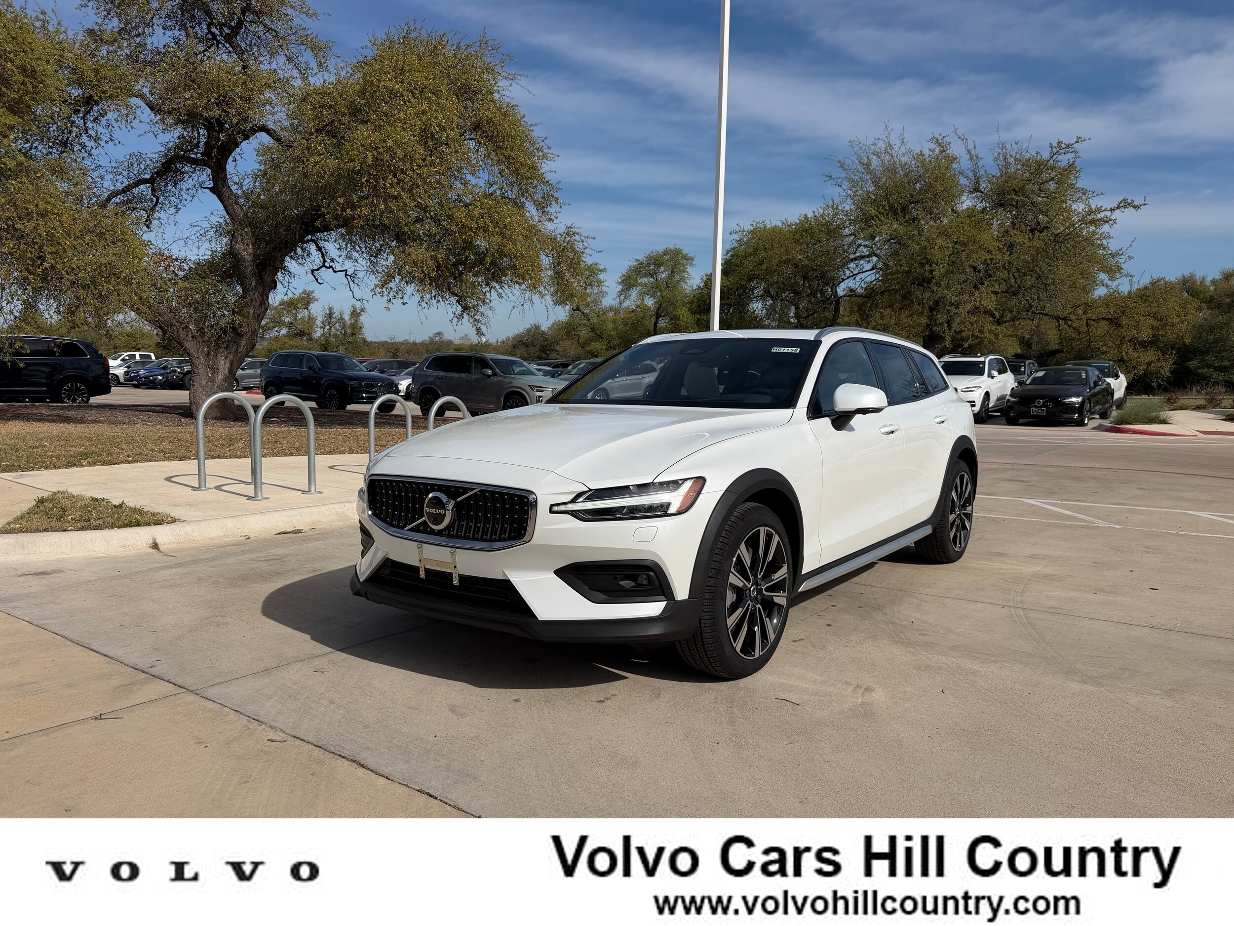 2026 Volvo V60 Cross Country B5 Ultra AWD's photo