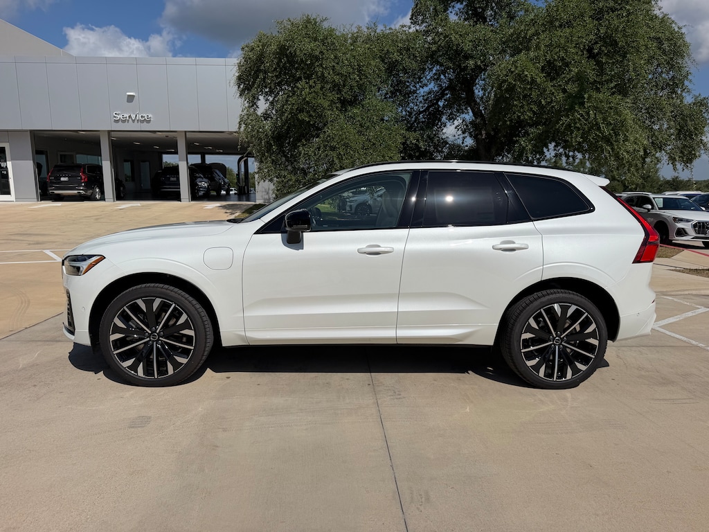 New 2026 Volvo XC60 plug-in hybrid T8 Ultra SUV