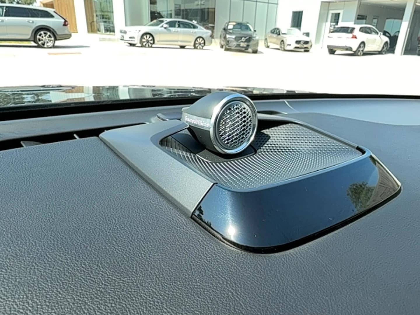 2025 Volvo EX90 Ultra - Photo 21