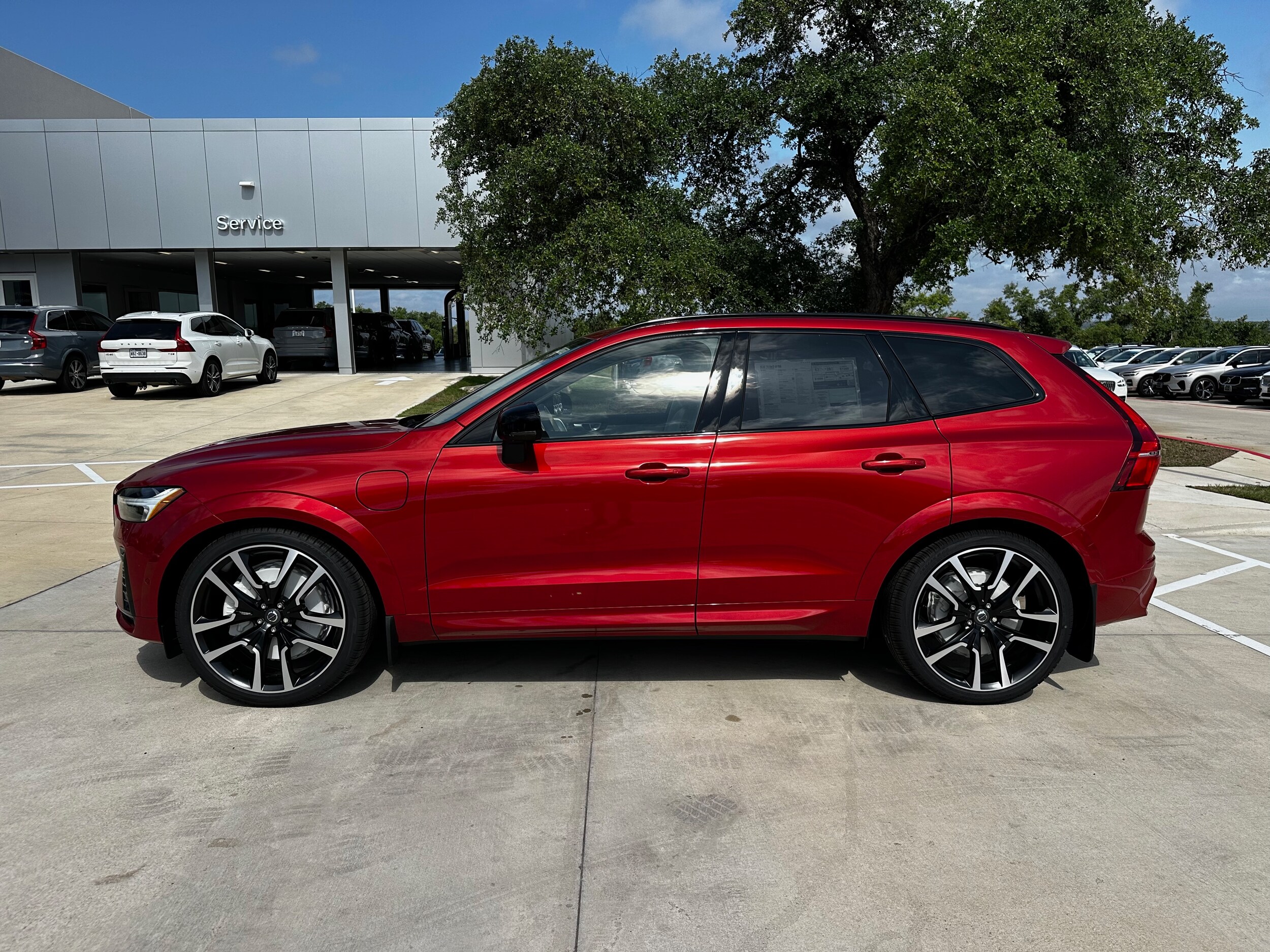 2025 Volvo XC60 Hybrid T8 photo 3