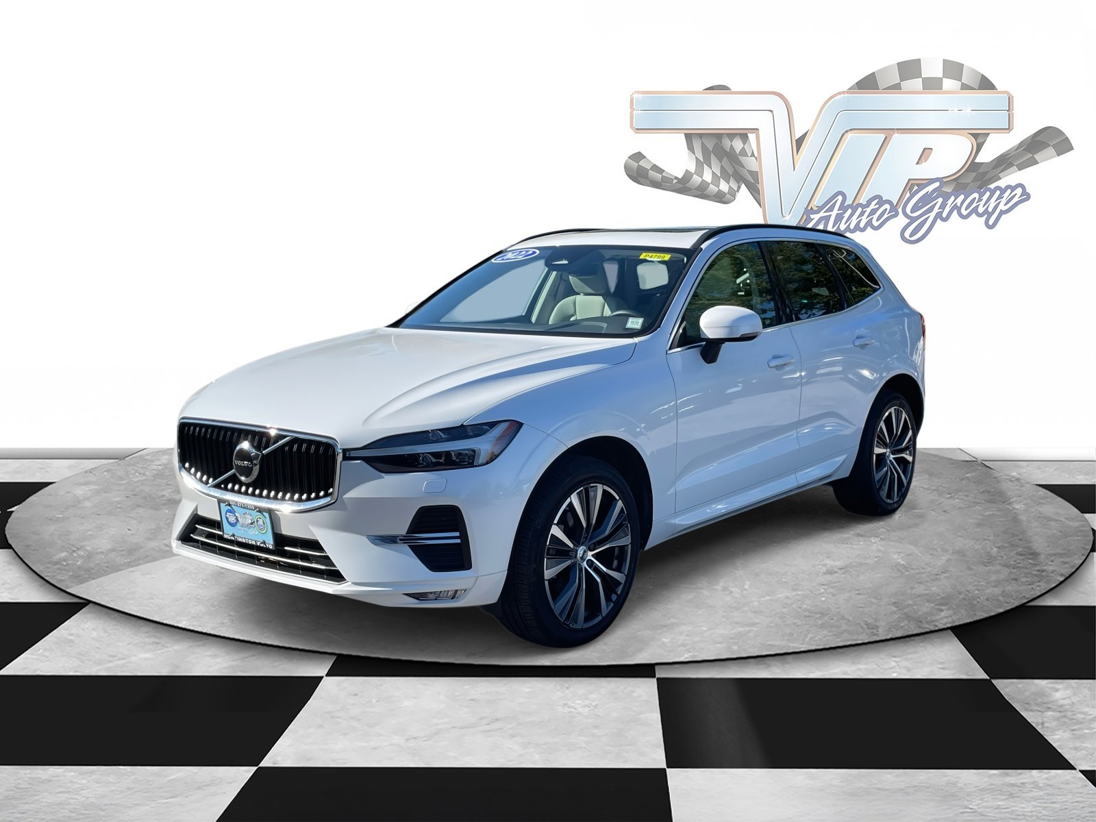 2022 Volvo XC60 B5 Momentum photo 3