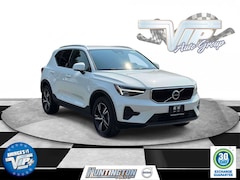 2023 Volvo XC40 Core B5 AWD Core