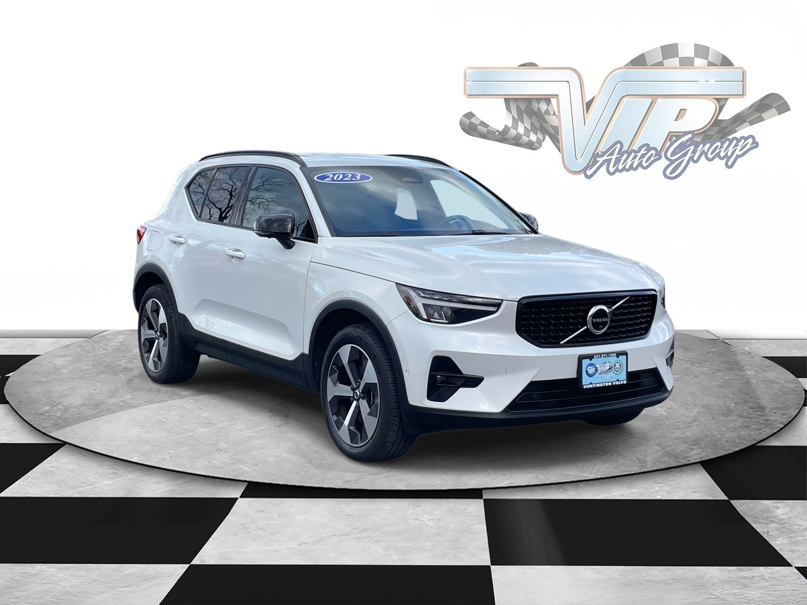 2023 Volvo XC40 Plus's photo