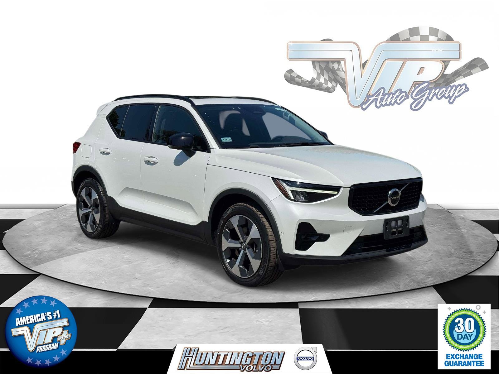 2023 Volvo XC40 B5 Plus Dark AWD's photo