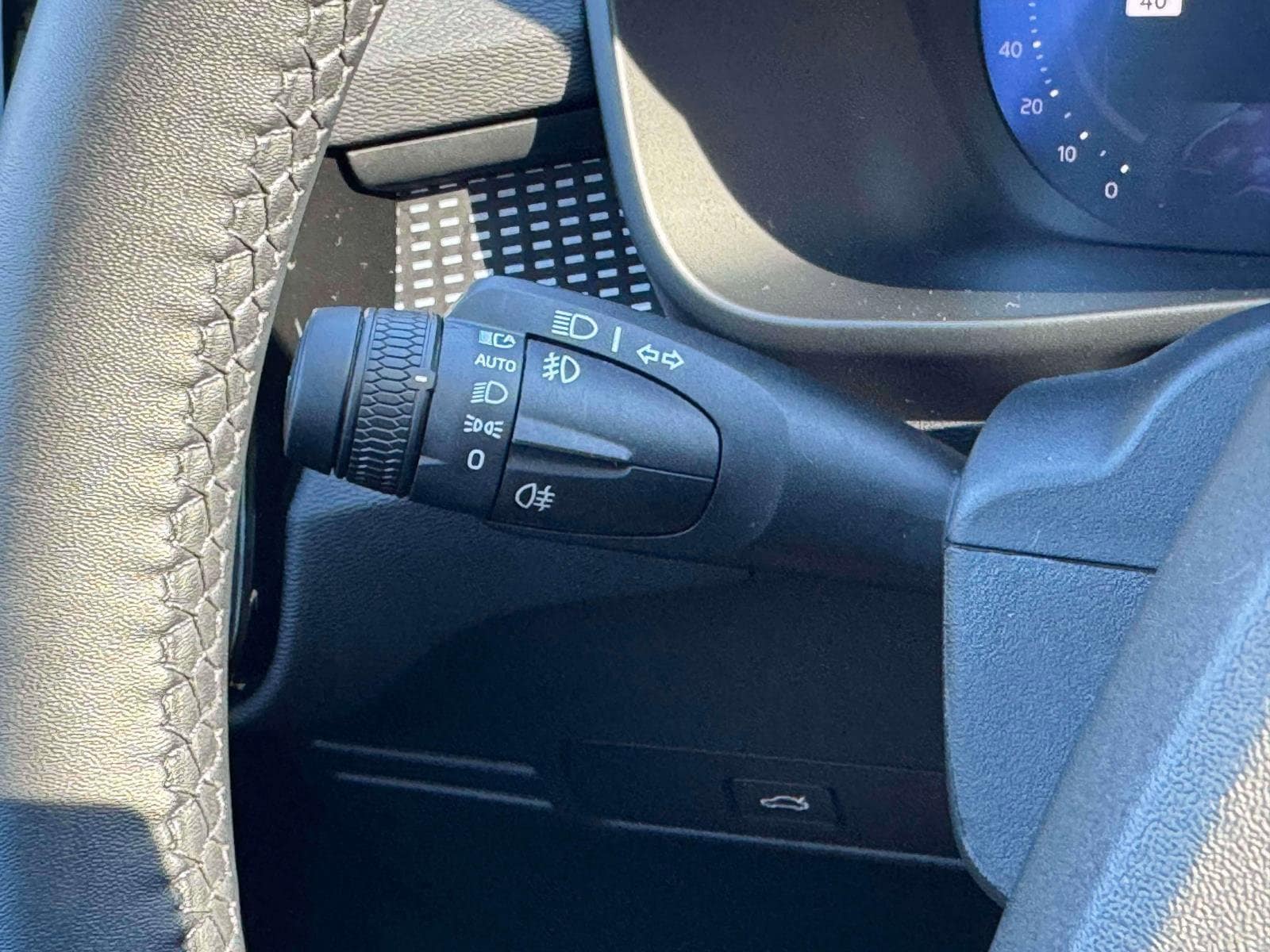 2026 Volvo XC40 Ultra Black Edition - Photo 22