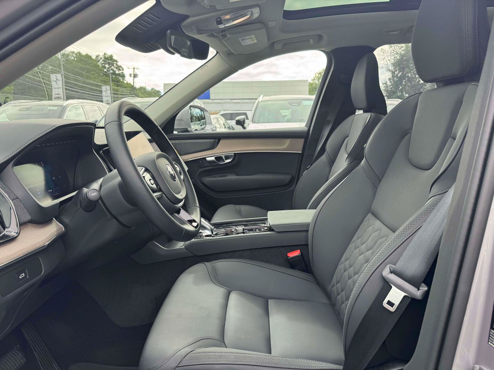 2026 Volvo XC90 Plus - Photo 14