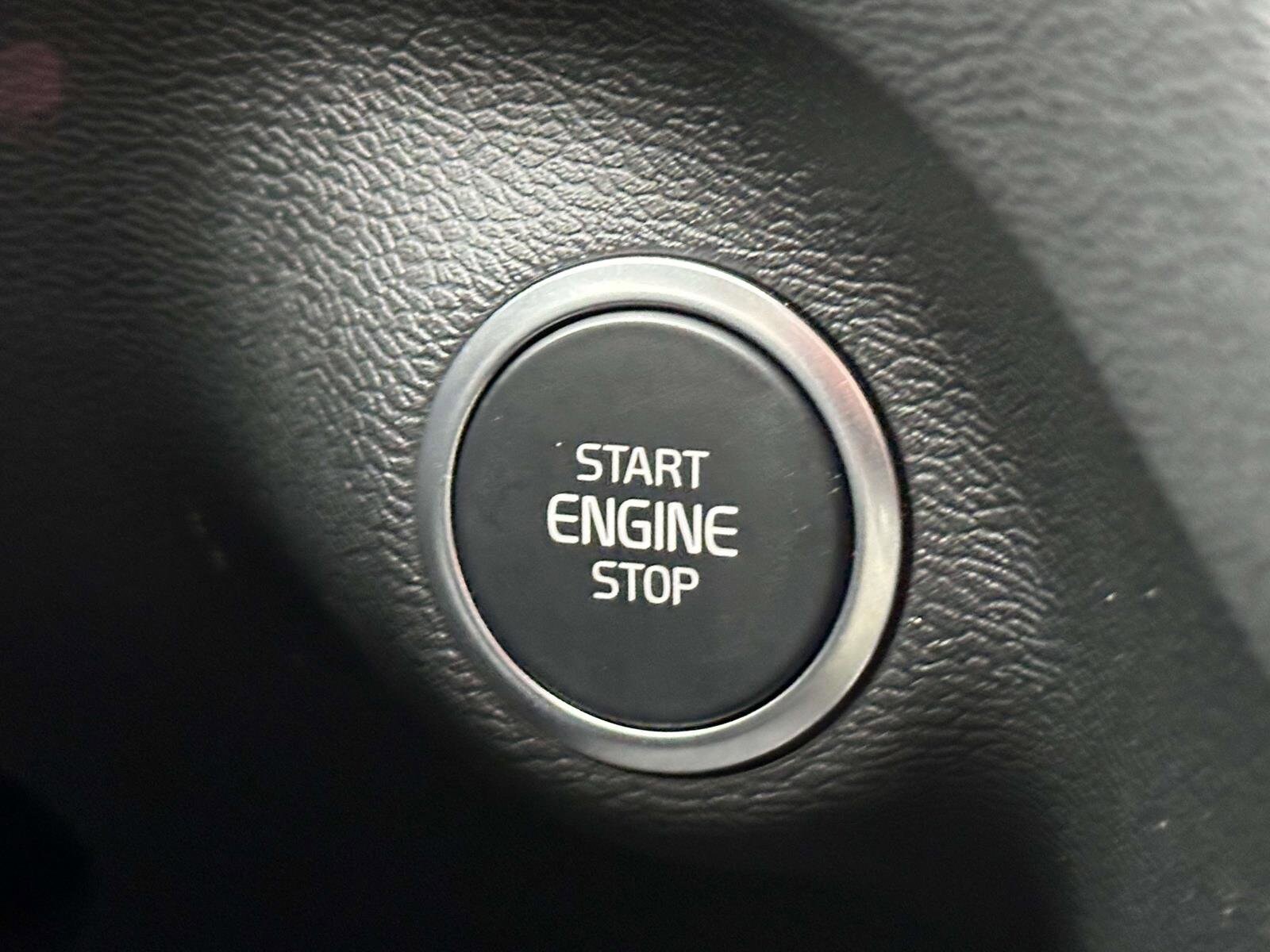 2026 Volvo XC40 Ultra - Photo 25