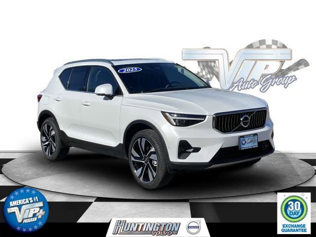 2025 Volvo XC40 Ultra Bright Theme B5 AWD Ultra Bright Theme for sale in Huntington, NY