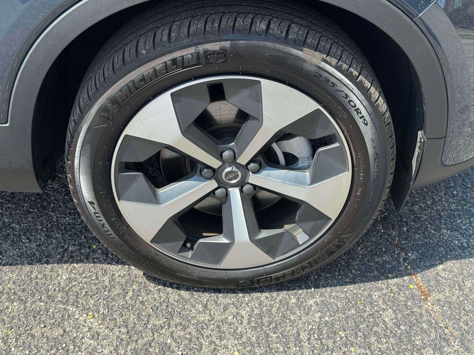 2026 Volvo XC40 Plus - Photo 10