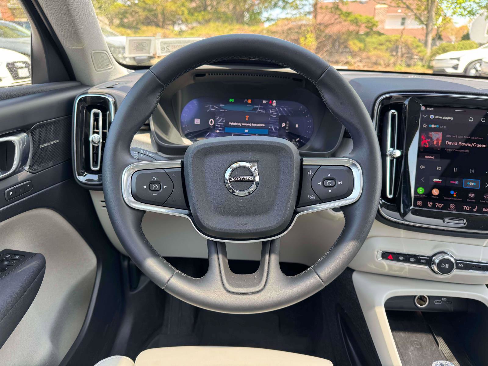 2026 Volvo XC40 Plus - Photo 21