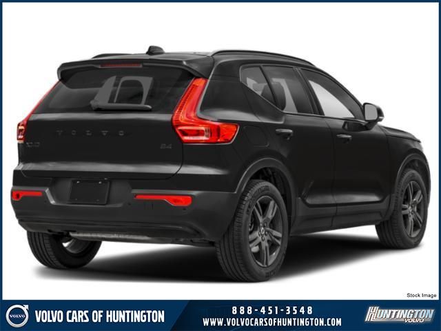 2026 Volvo XC40 2