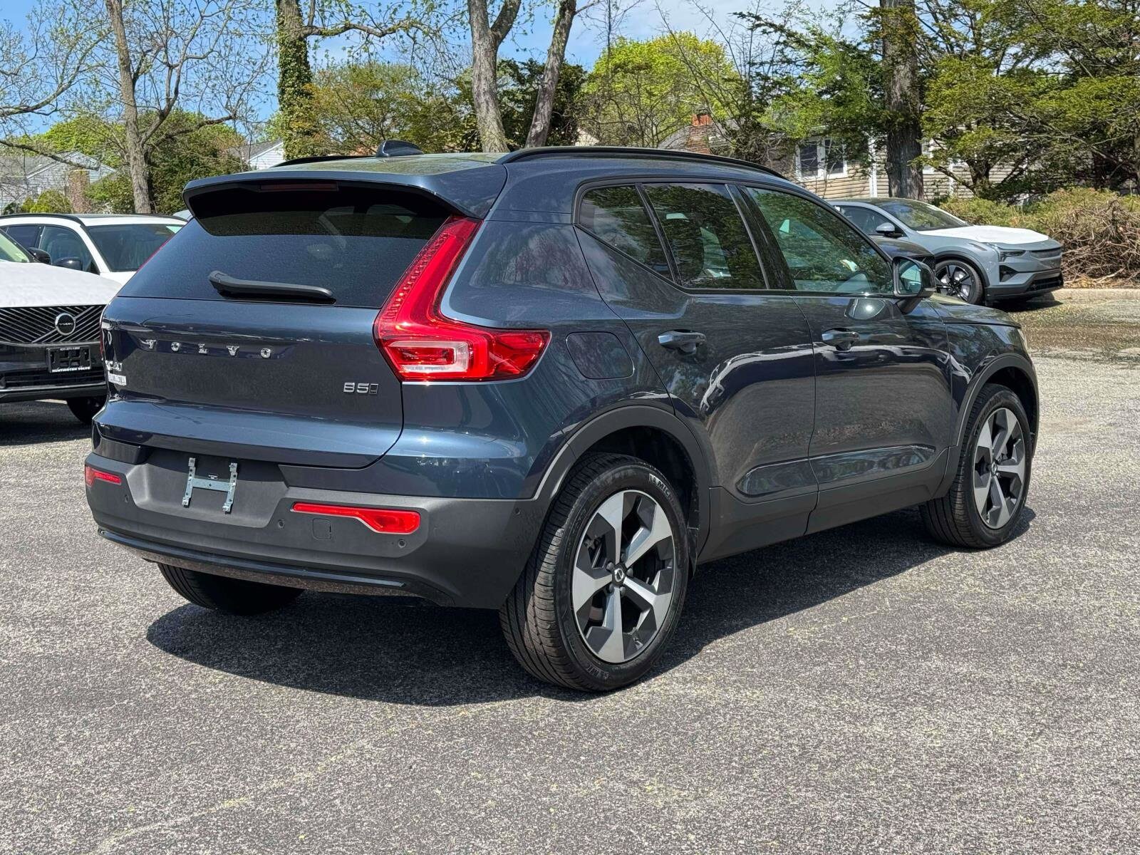 2026 Volvo XC40 Plus - Photo 8