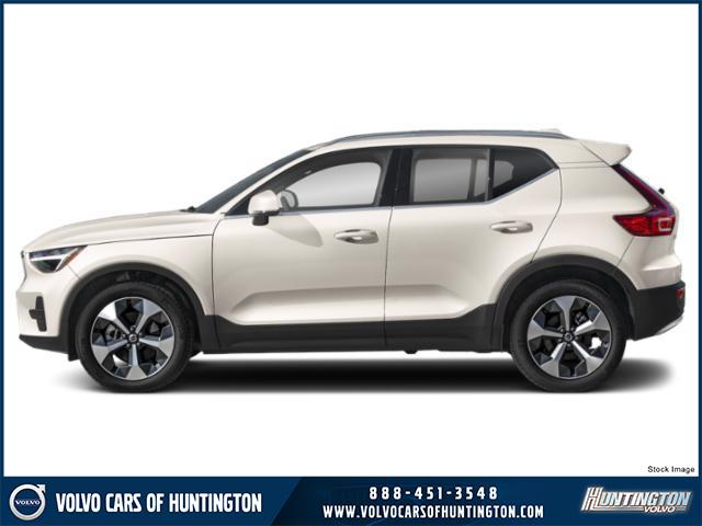 2025 Volvo XC40 photo 3