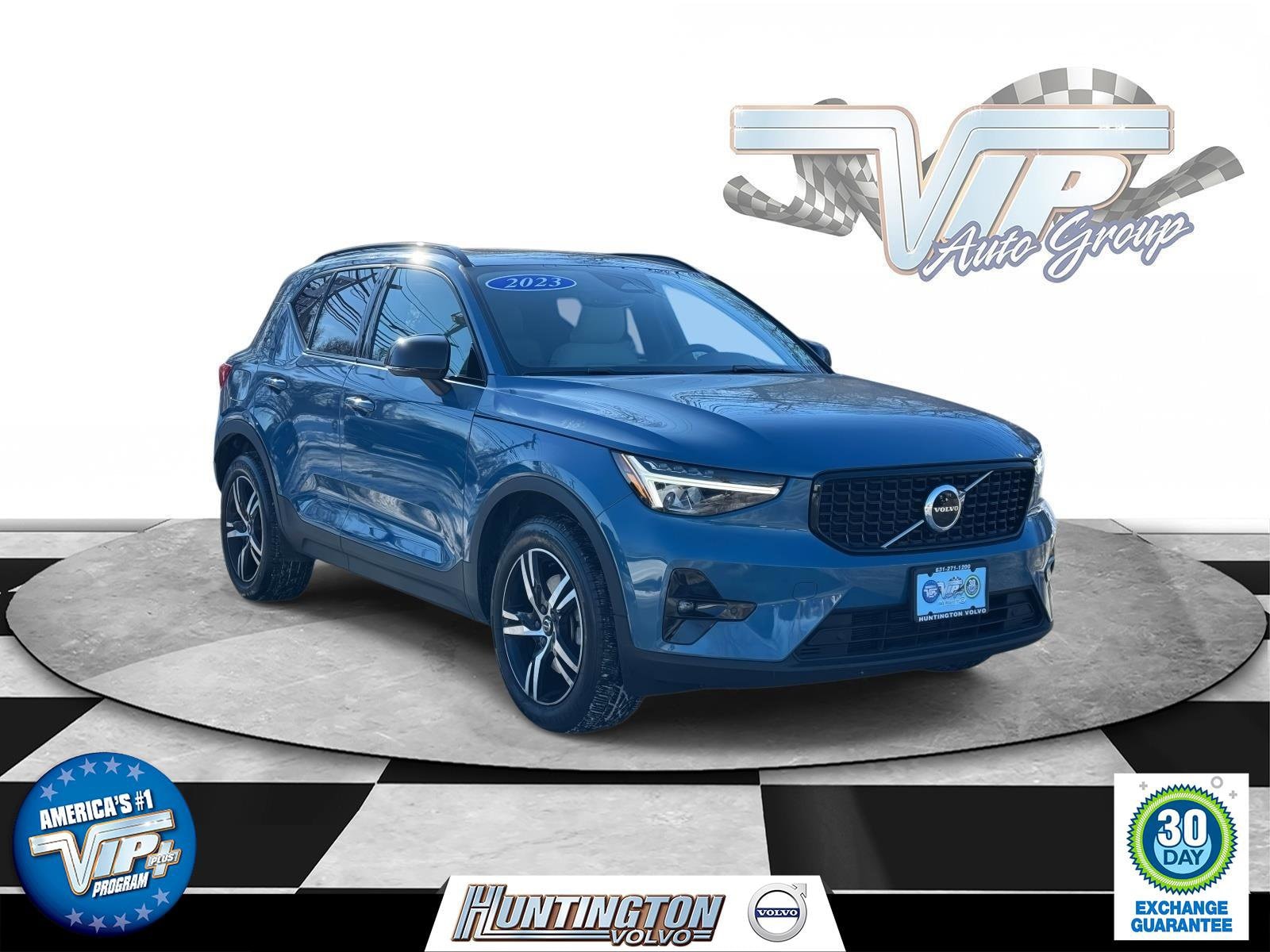 2023 Volvo XC40 B5 AWD Plus Dark Theme 