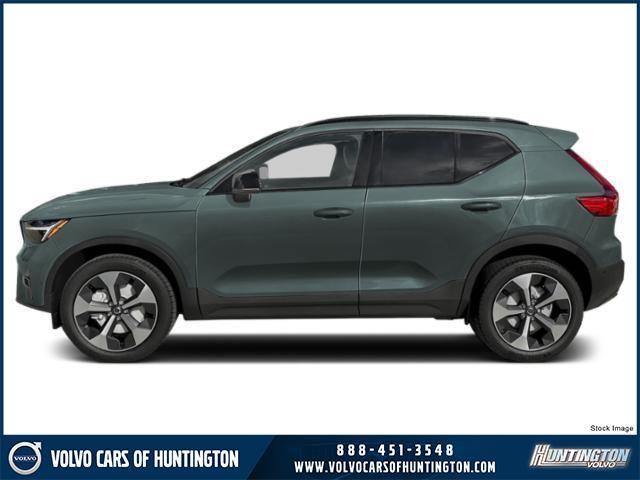 2026 Volvo XC40 2