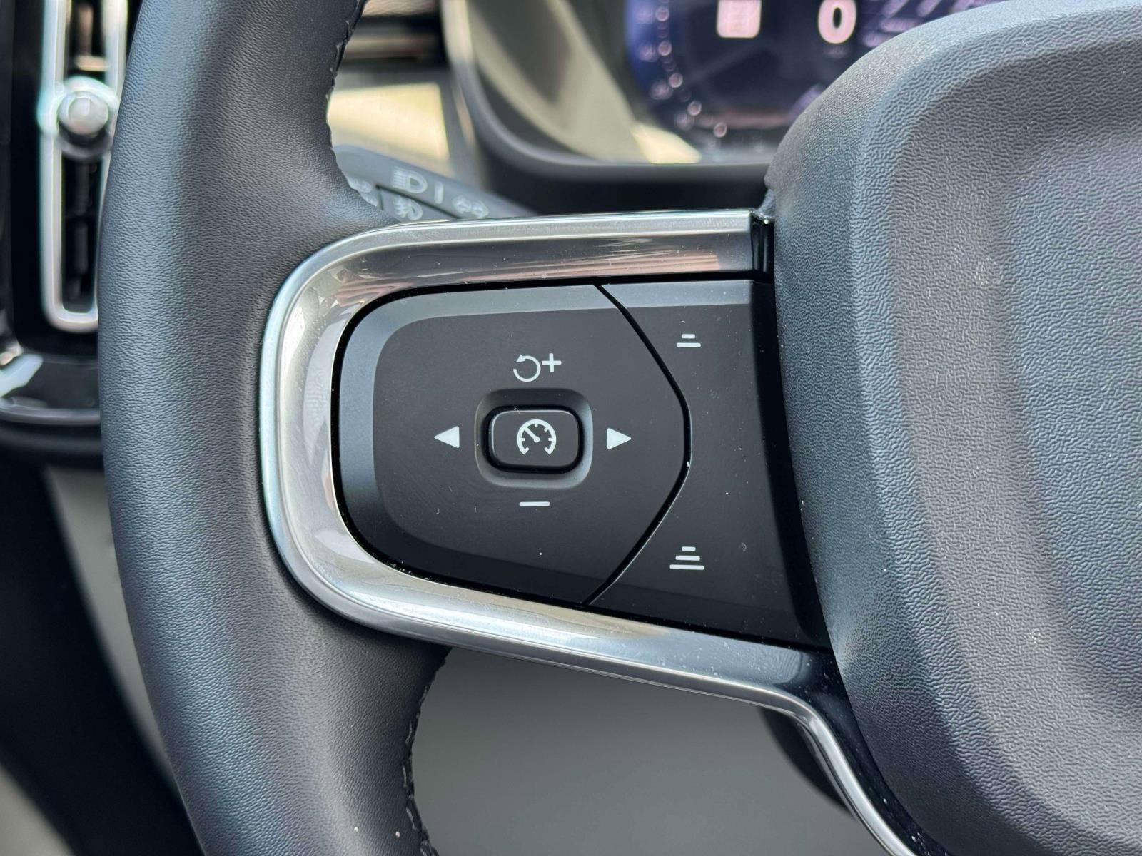 2026 Volvo XC40 Plus - Photo 23