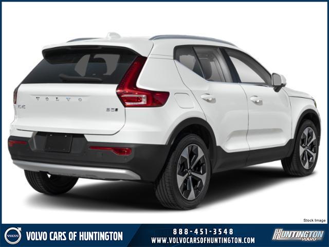 2025 Volvo XC40 Plus photo 2