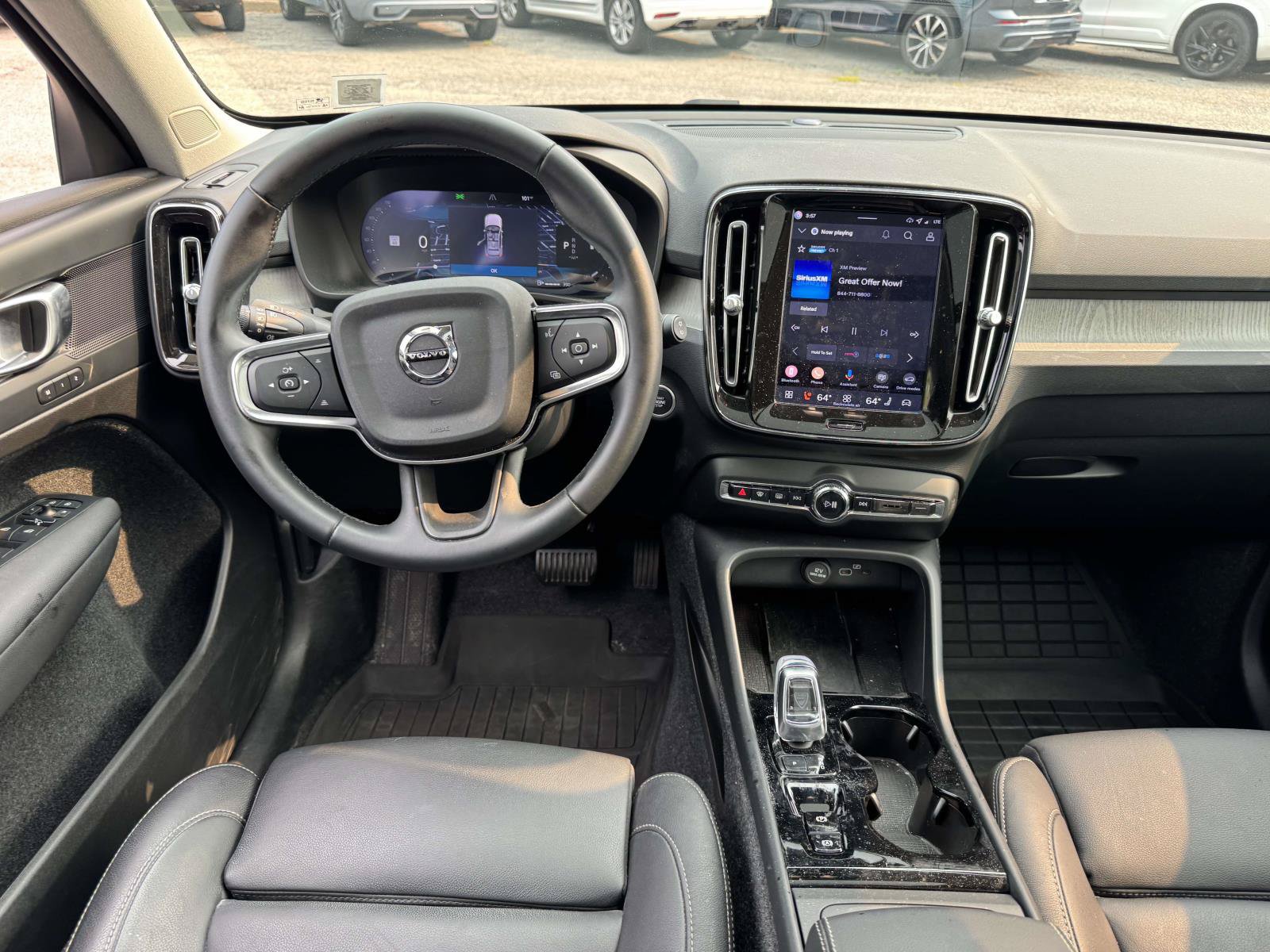 2026 Volvo XC40 Plus - Photo 13