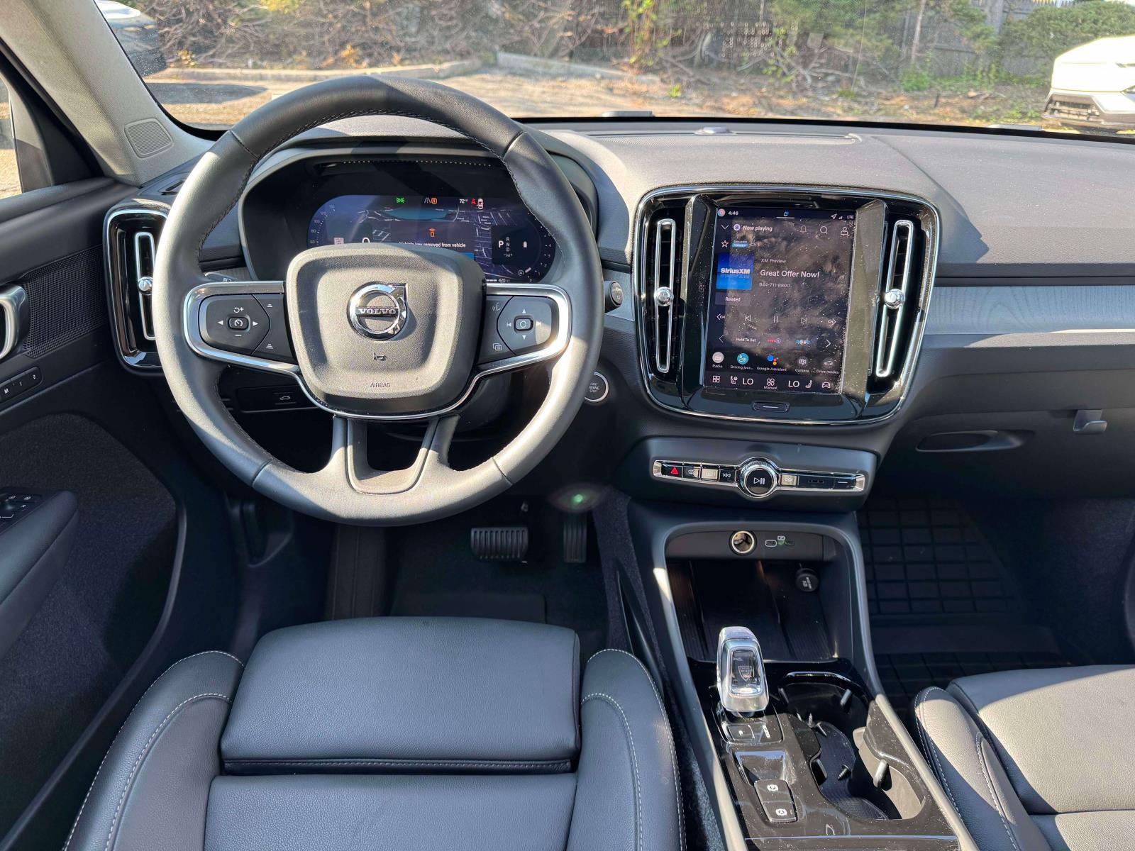 2026 Volvo XC40 Plus - Photo 18