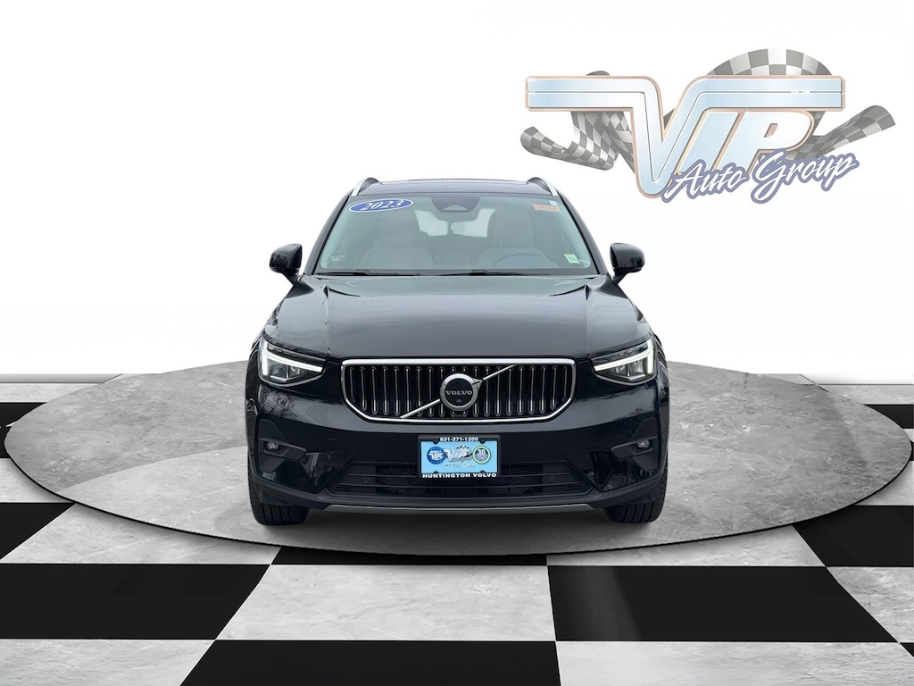 Used 2023 Volvo XC40 Plus Bright Theme B5 AWD Plus Bright Theme