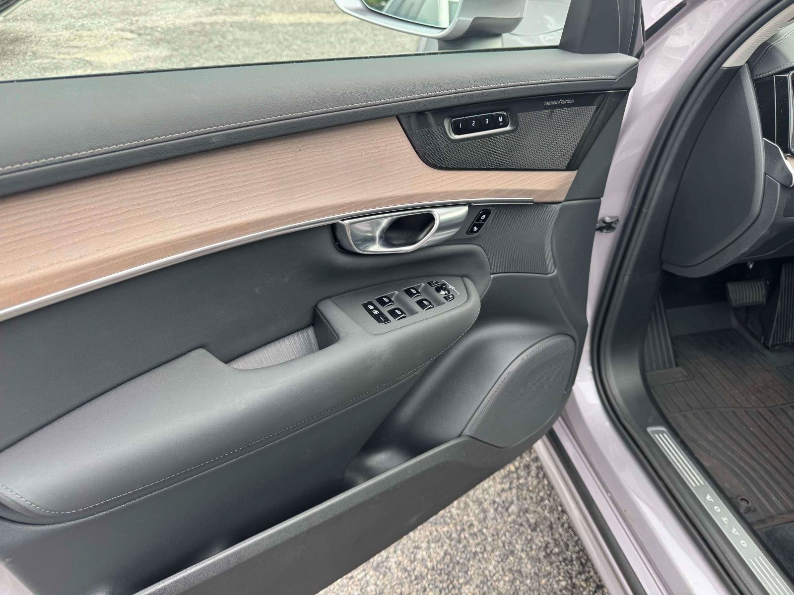 2026 Volvo XC90 Plus - Photo 16