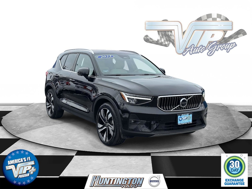 Used 2023 Volvo XC40 Plus Bright Theme B5 AWD Plus Bright Theme