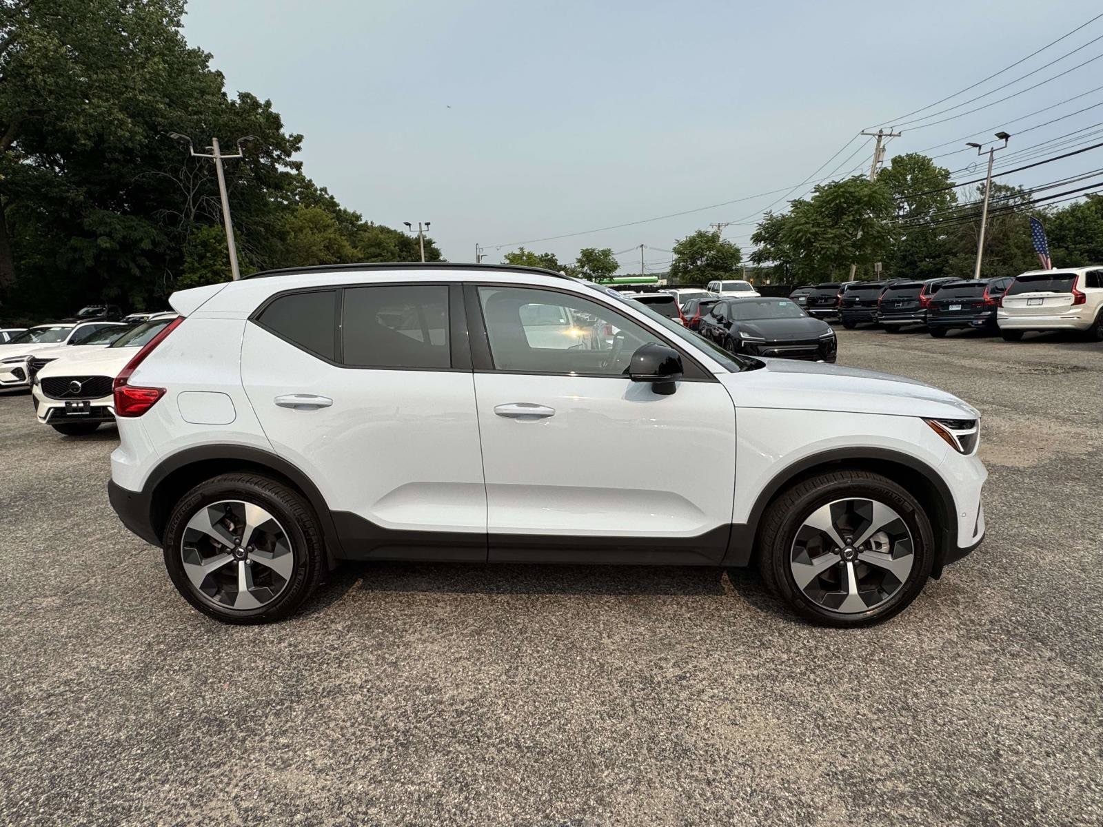 2026 Volvo XC40 Plus - Photo 8