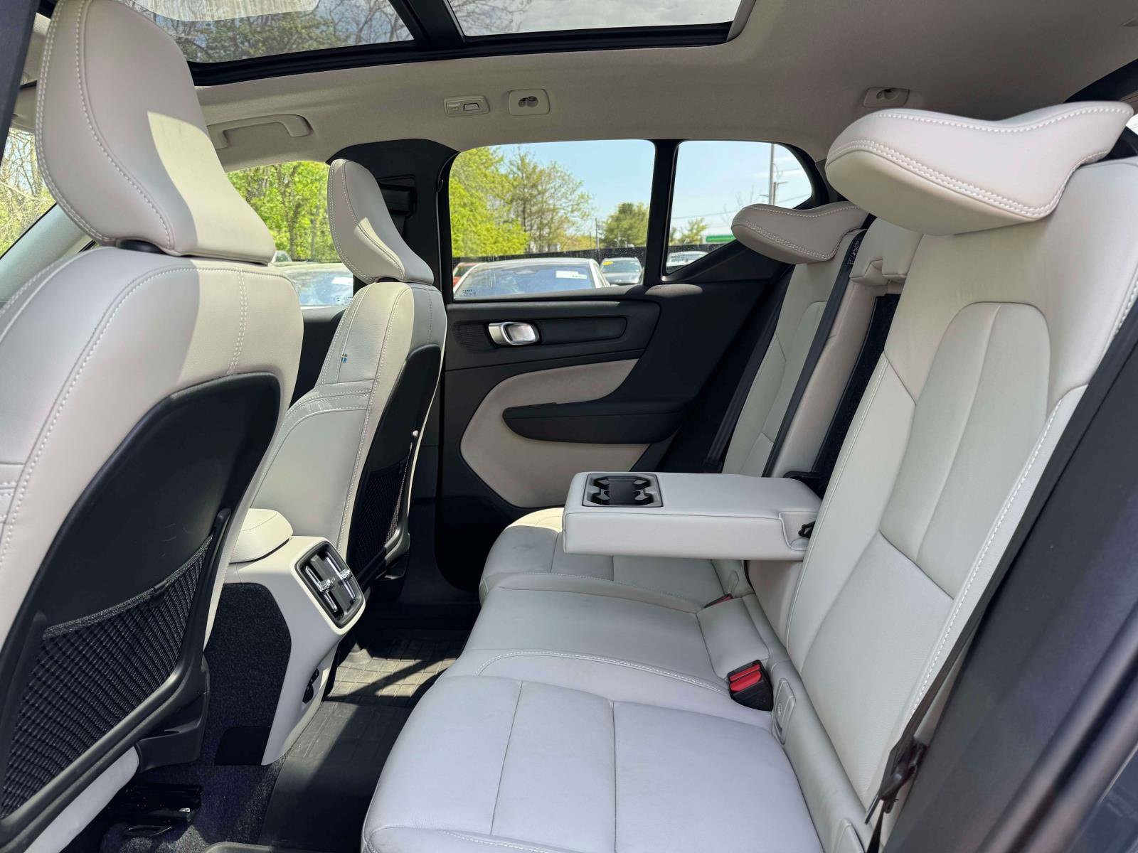 2026 Volvo XC40 Plus - Photo 12