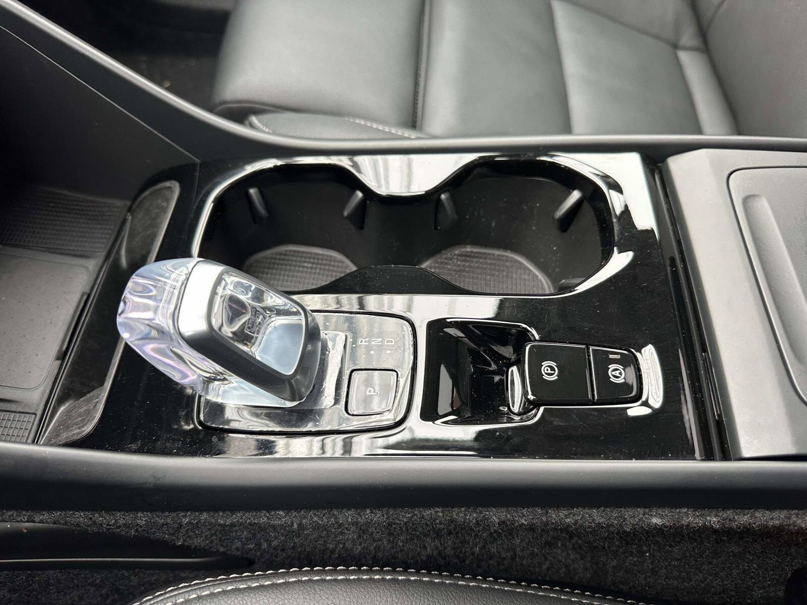 2026 Volvo XC40 Ultra - Photo 28