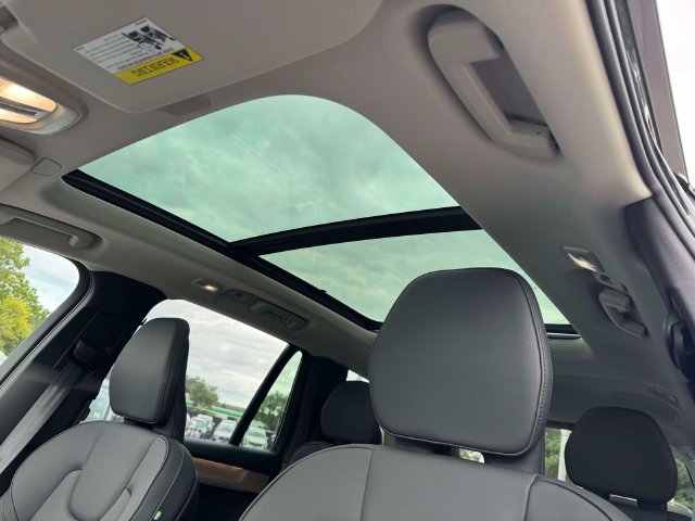 2026 Volvo XC90 Plus - Photo 18