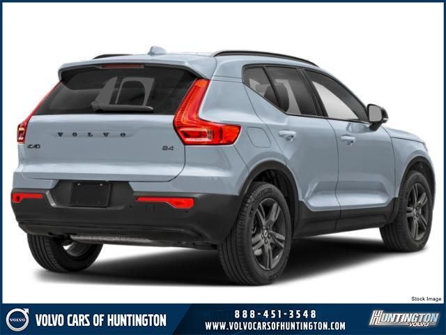 2026 Volvo XC40 2