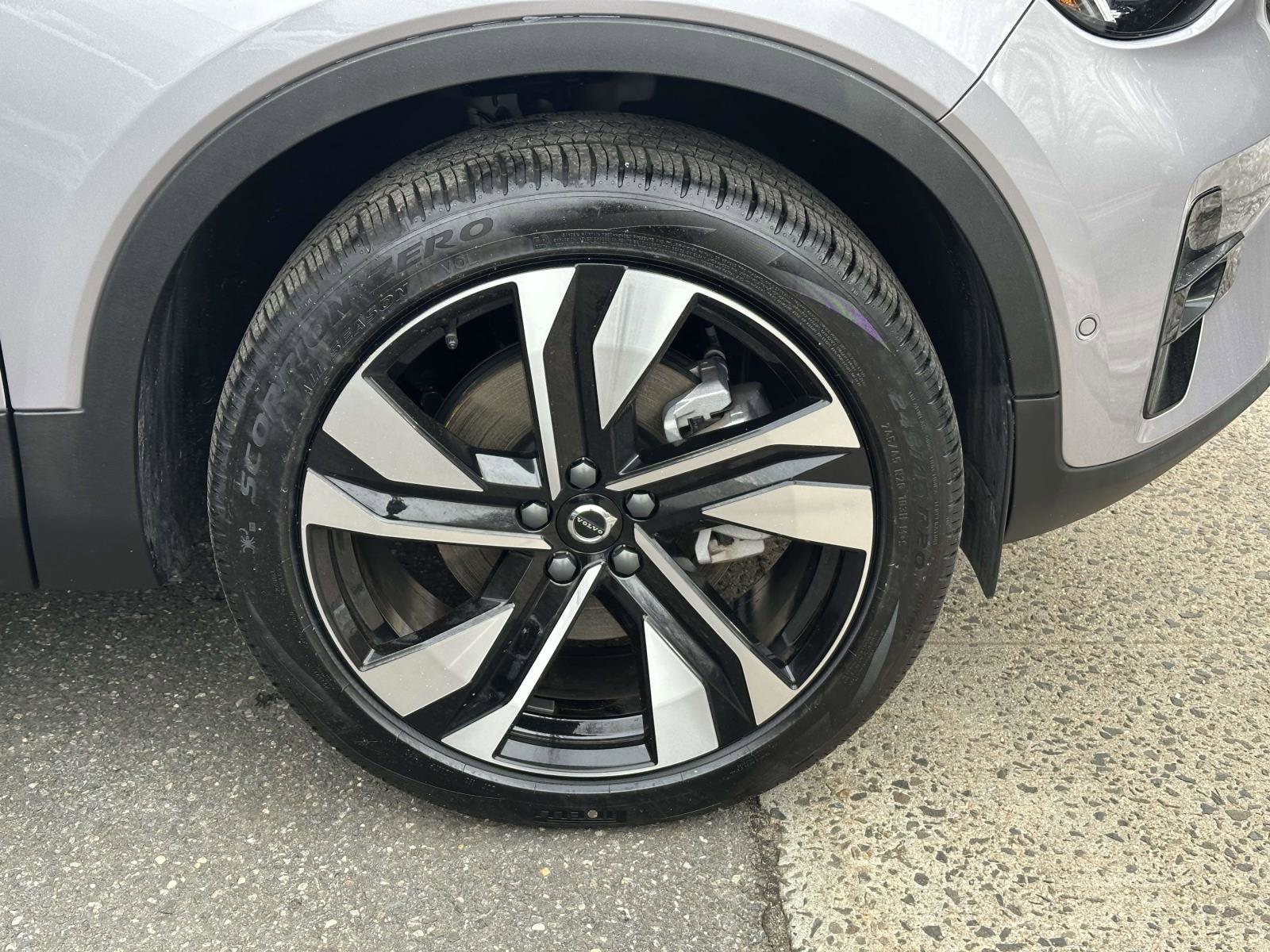 2026 Volvo XC40 Ultra - Photo 10