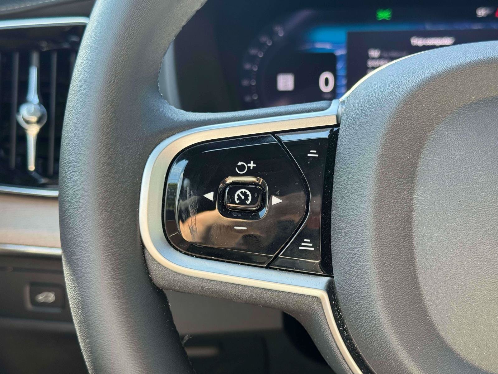 2026 Volvo XC90 Plus - Photo 23