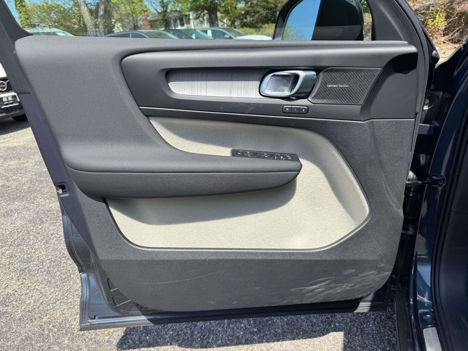 2026 Volvo XC40 Plus - Photo 16