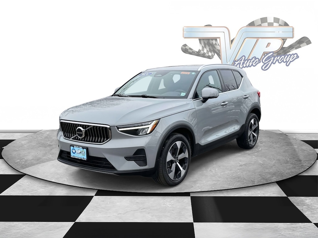 Used 2024 Volvo XC40 B5 Core
