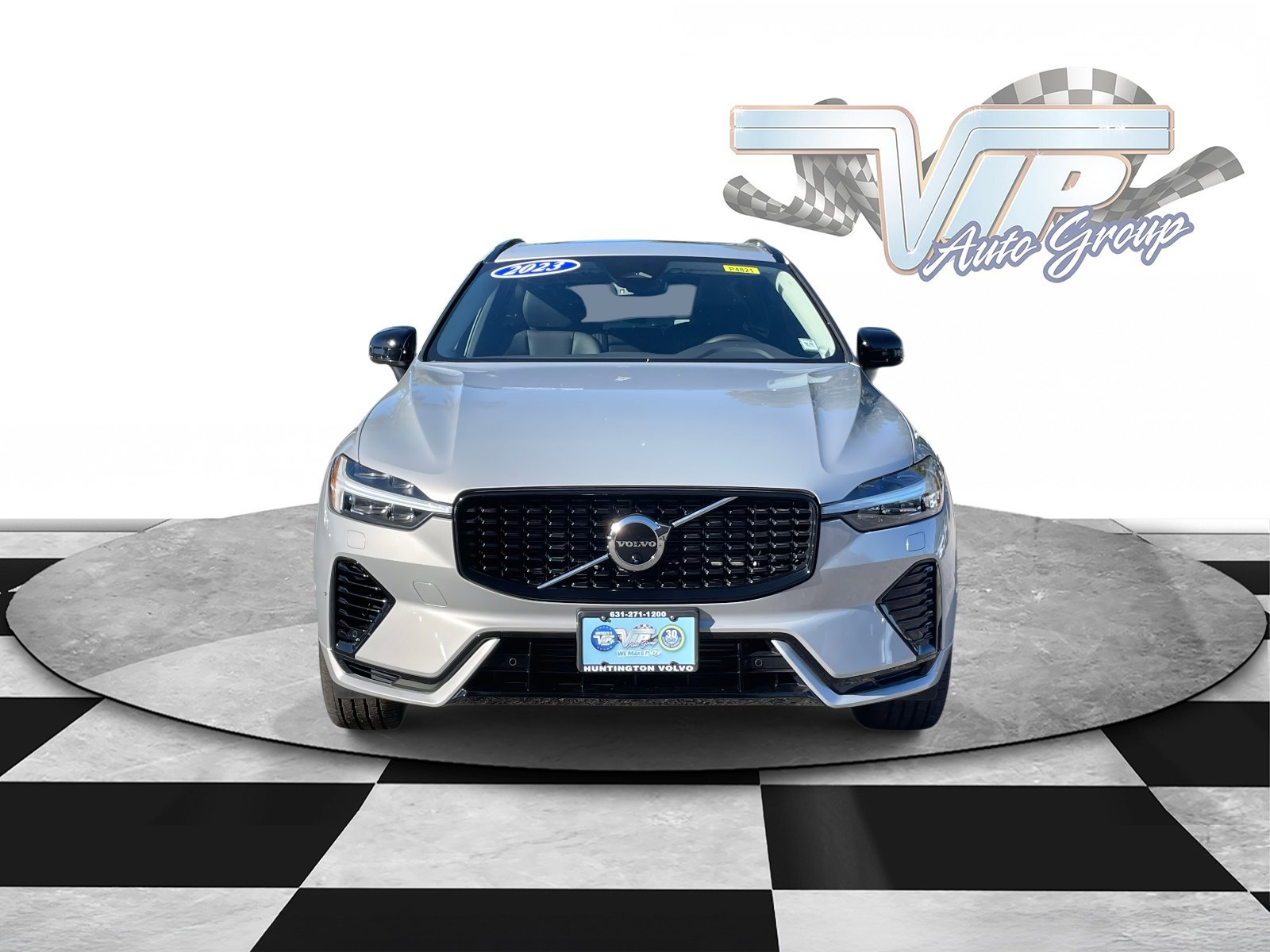 2023 Volvo XC60 Recharge Hybrid T8 eAWD Plus photo 2